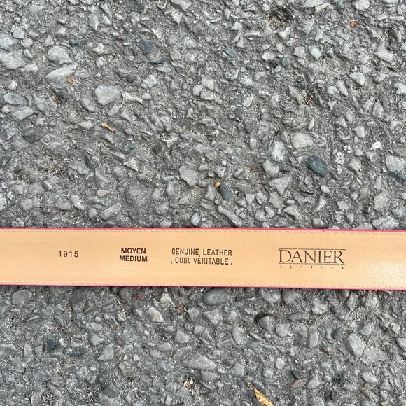 Danier Belt - Picture 3 of 6